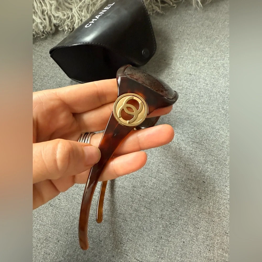 Chanel Vintage Classic Brown Sunglasses - Picture 4 of 11